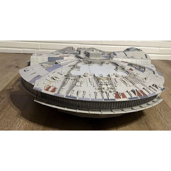 Hasbro Star Wars 2008 Legacy Collection Millennium Falcon HUGE Works(incomplete) - Picture 4 of 6